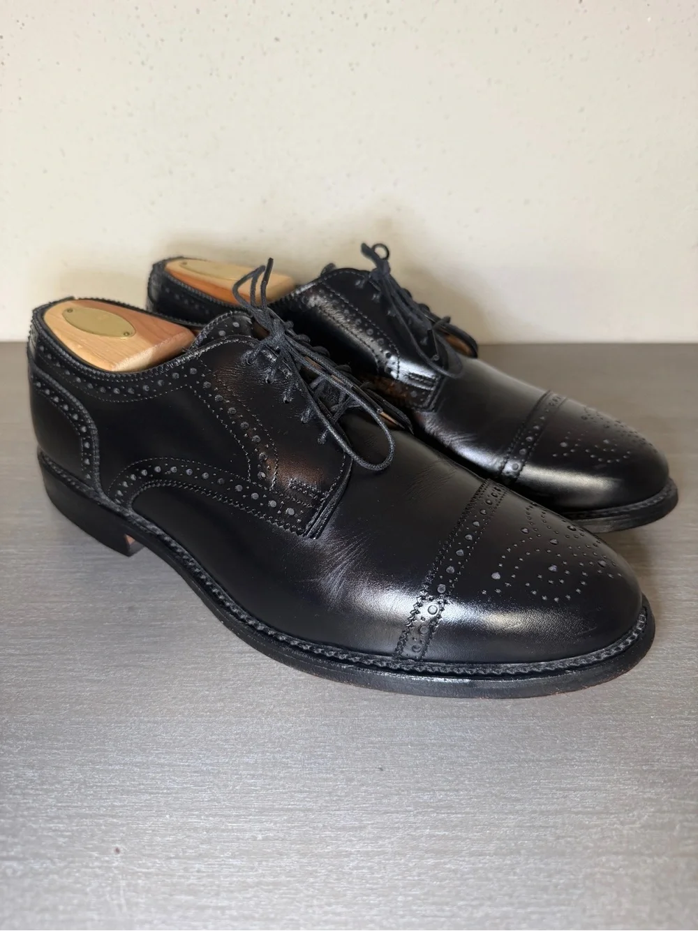 Allen Edmonds Sanford 5207 Walnut Black Leather Brogue Cap Toe Shoes Men's 8.5 E